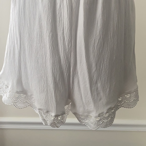 Charlotte Russe white romper Size XS. - Picture 3 of 12
